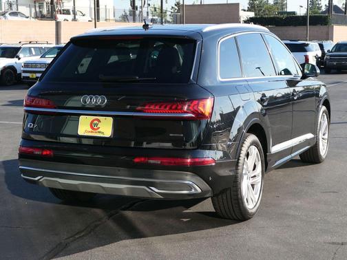 2024 Audi Q7 55 Premium Plus