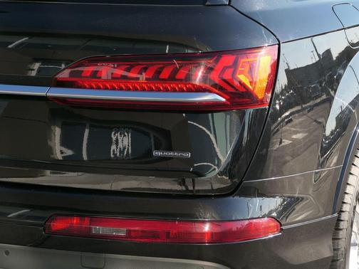 2024 Audi Q7 55 Premium Plus