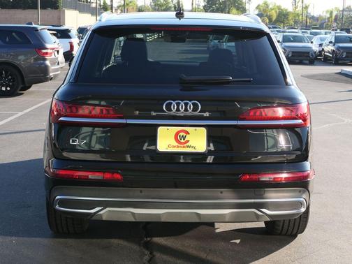 2024 Audi Q7 55 Premium Plus
