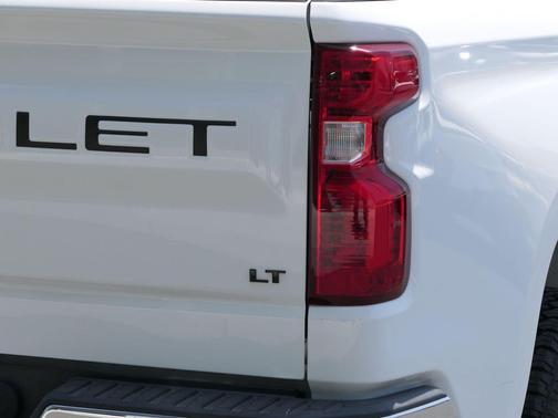 Summit White 2022 Chevrolet Silverado 1500 LT