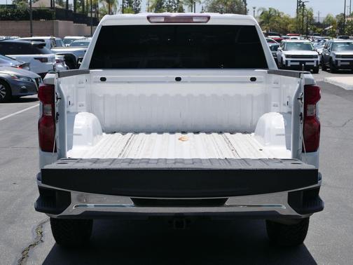 Summit White 2022 Chevrolet Silverado 1500 LT