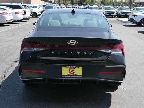 Abyss Black 2026 Hyundai ELANTRA Limited