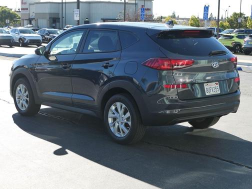 2021 Hyundai TUCSON SE