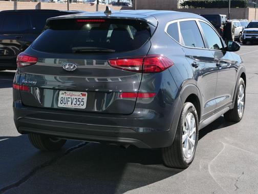 2021 Hyundai TUCSON SE