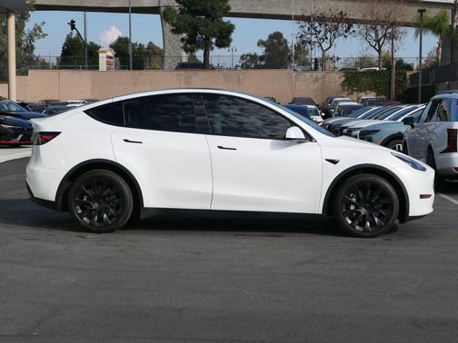 2021 Tesla Model Y Long Range Dual Motor All-Wheel Drive