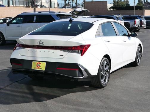 2026 Hyundai ELANTRA HEV Limited