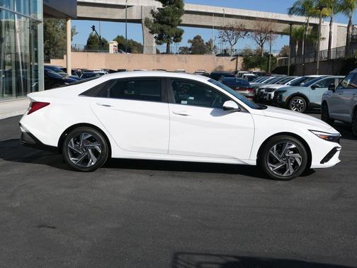 2026 Hyundai ELANTRA HEV Limited