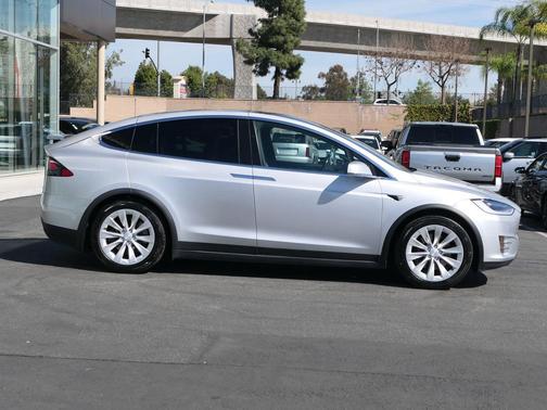 2018 Tesla Model X 75D