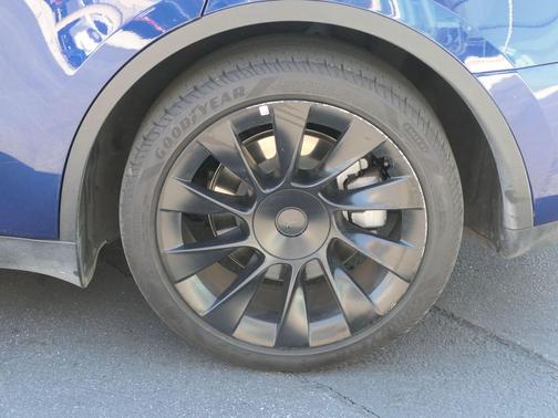 Deep Blue Metallic 2023 Tesla Model Y Long Range Dual Motor All-Wheel Drive