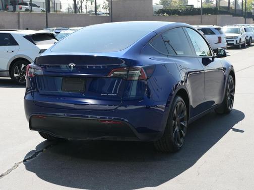 Deep Blue Metallic 2023 Tesla Model Y Long Range Dual Motor All-Wheel Drive