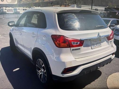 Pearl White 2019 Mitsubishi Outlander Sport SE