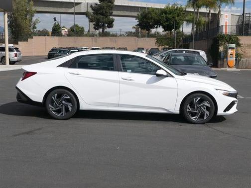 2025 Hyundai ELANTRA HEV Limited