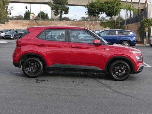 2023 Hyundai VENUE SE