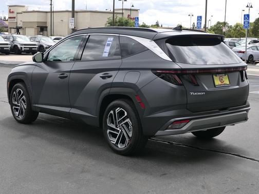 Ecotronic Gray Matte 2026 Hyundai TUCSON Limited