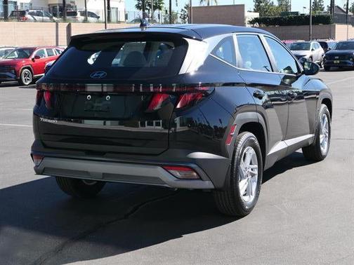 2026 Hyundai TUCSON SE