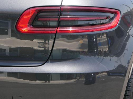 Gray 2018 Porsche Macan Macan Sport Edition