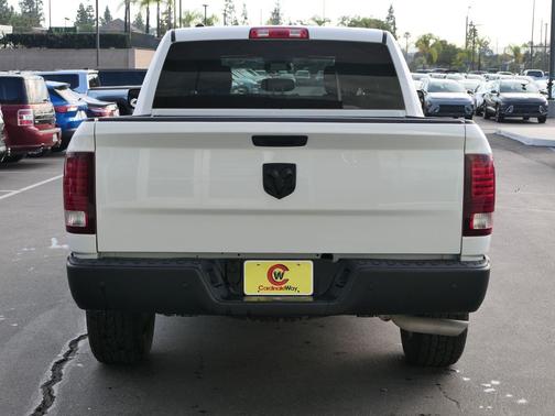 2024 RAM 1500 Classic Warlock Crew Cab 4x2 5'7' Box