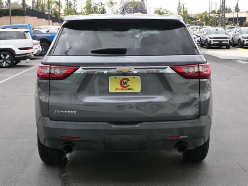 Satin Steel Metallic 2021 Chevrolet Traverse LS