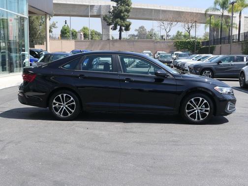 Deep Black 2023 Volkswagen Jetta 1.5T Sport