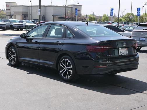 Deep Black 2023 Volkswagen Jetta 1.5T Sport