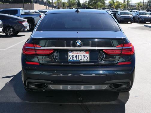 2019 BMW 740 740i