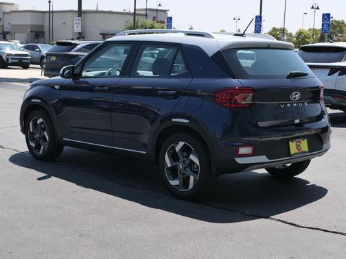 Denim w/White Roof 2026 Hyundai VENUE SEL w/Two-Tone Roof