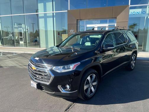 2021 Chevrolet Traverse LT Leather
