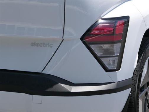 2025 Hyundai KONA EV SEL