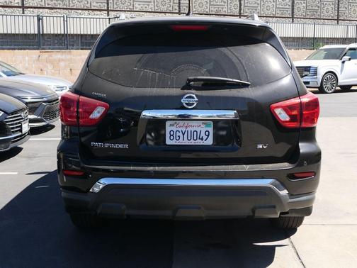 2018 Nissan Pathfinder SV