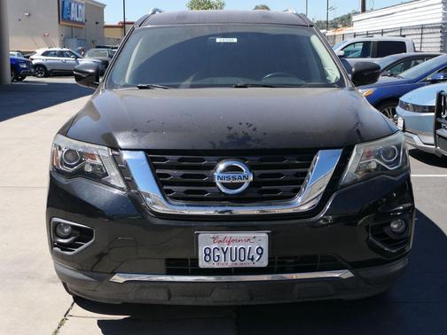 2018 Nissan Pathfinder SV