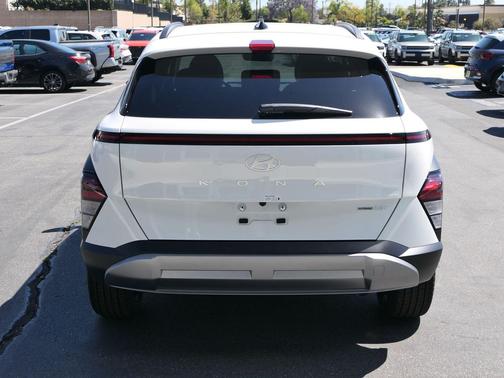 Atlas White 2026 Hyundai KONA SEL Premium