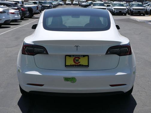 Pearl White Multi-Coat 2023 Tesla Model 3 Standard Range