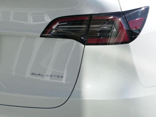 2024 Tesla Model Y Long Range Dual Motor All-Wheel Drive