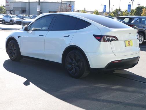 2024 Tesla Model Y Long Range Dual Motor All-Wheel Drive