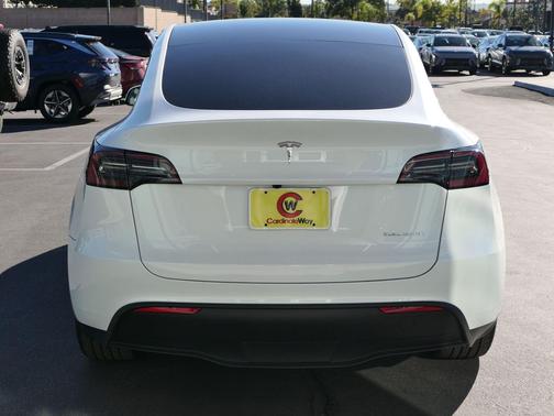 2024 Tesla Model Y Long Range Dual Motor All-Wheel Drive