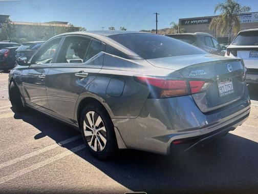 Gun Metallic 2022 Nissan Altima S FWD