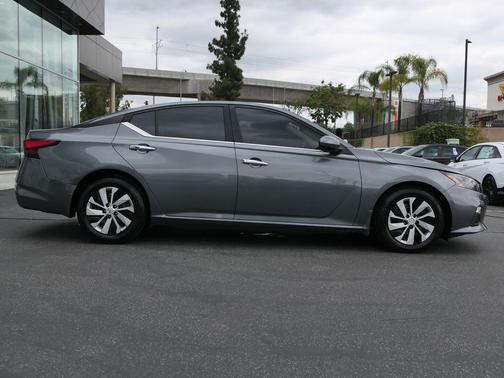 Gun Metallic 2022 Nissan Altima S FWD