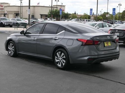 Gun Metallic 2022 Nissan Altima S FWD
