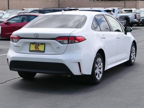 Ice Cap 2024 Toyota Corolla LE