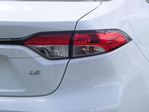 Ice Cap 2024 Toyota Corolla LE