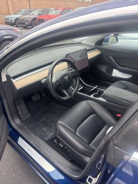 Deep Blue Metallic 2018 Tesla Model 3 Long Range