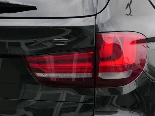 Black Sapphire Metallic 2016 BMW X5 sDrive35i