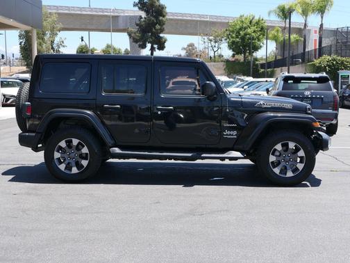 Black Clearcoat 2018 Jeep Wrangler Unlimited Sahara