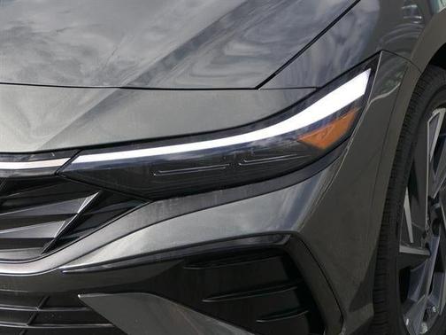 2025 Hyundai ELANTRA HEV Limited