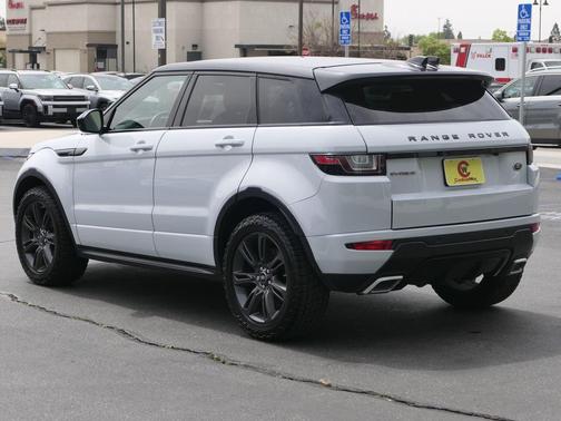 Yulong White Metallic 2018 Land Rover Range Rover Evoque Landmark Edition