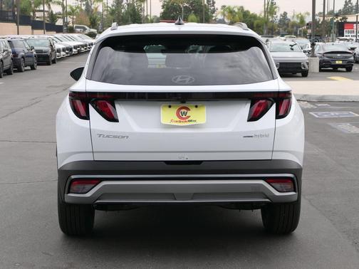 2026 Hyundai TUCSON Hybrid SEL