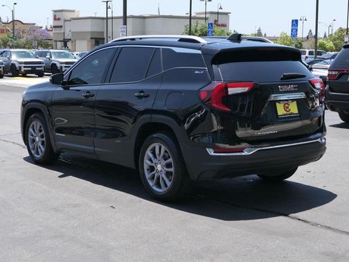 Ebony Twilight Metallic 2022 GMC Terrain SLT