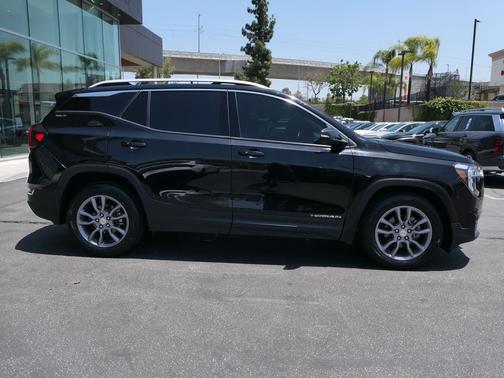 Ebony Twilight Metallic 2022 GMC Terrain SLT