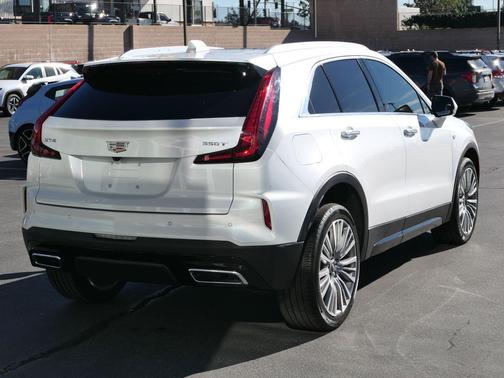 2024 Cadillac XT4 Premium Luxury