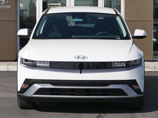 2026 Hyundai IONIQ 5 SE